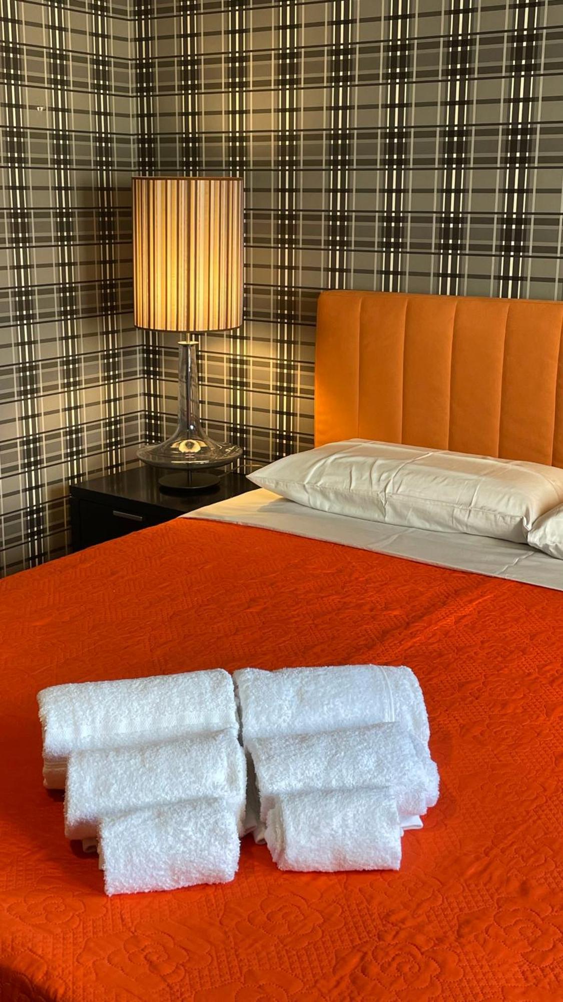 Leonardo Rooms Авеллино Экстерьер фото